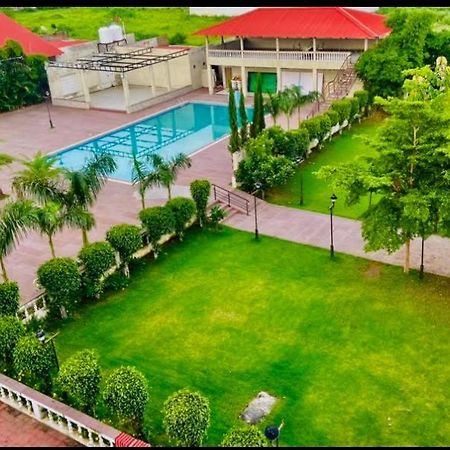 Jaidev Farms&Resort Chhindwāra Eksteriør billede