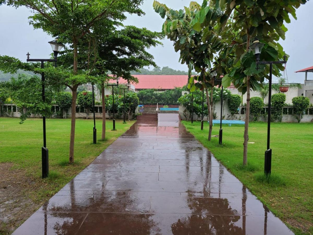 Jaidev Farms&Resort Chhindwāra Eksteriør billede