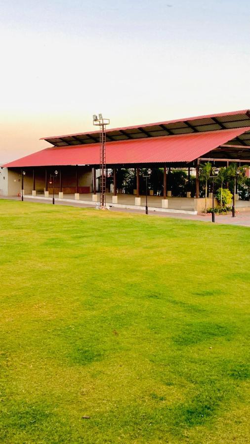 Jaidev Farms&Resort Chhindwāra Eksteriør billede
